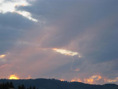 quatre photos du m�me coin de ciel,quatre jours diff�rents